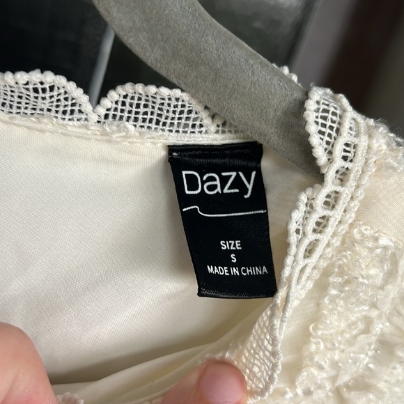 Dazy Ivory Ruffle Trimmed Puff Sleeve Mock Neck Dress Size Small - Picture 6 of 8